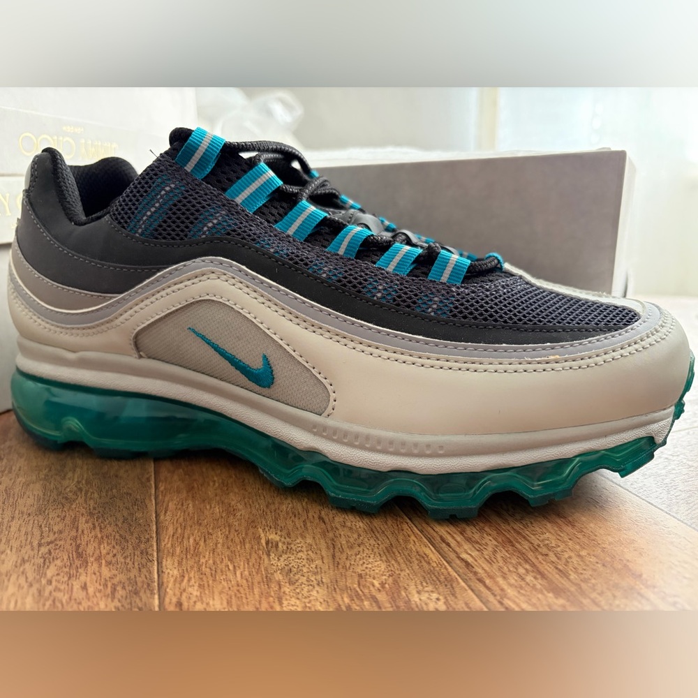 Women’s Nike Air Max 24-7 in Black, Cream, and Teal 2010
